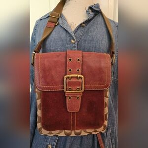 Vintage-Inspired Brown Leather Messenger Bag